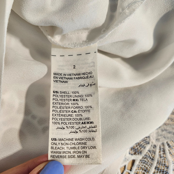 Chico’s Navy White Lace Blouse Size Large Bell Sleeve Lined Crochet Holiday Work - Picture 8 of 9